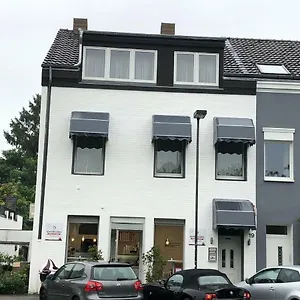 Pagalies 2*, Düsseldorf Duitsland